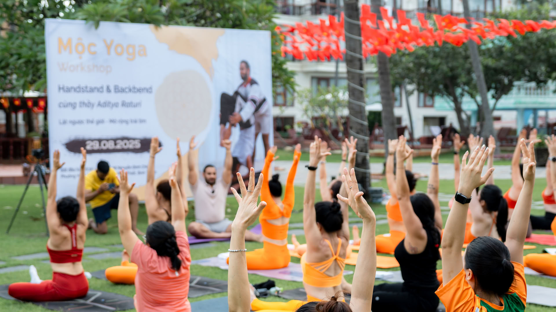 Formación Avanzada de Profesores de Yoga de 300 Horas
