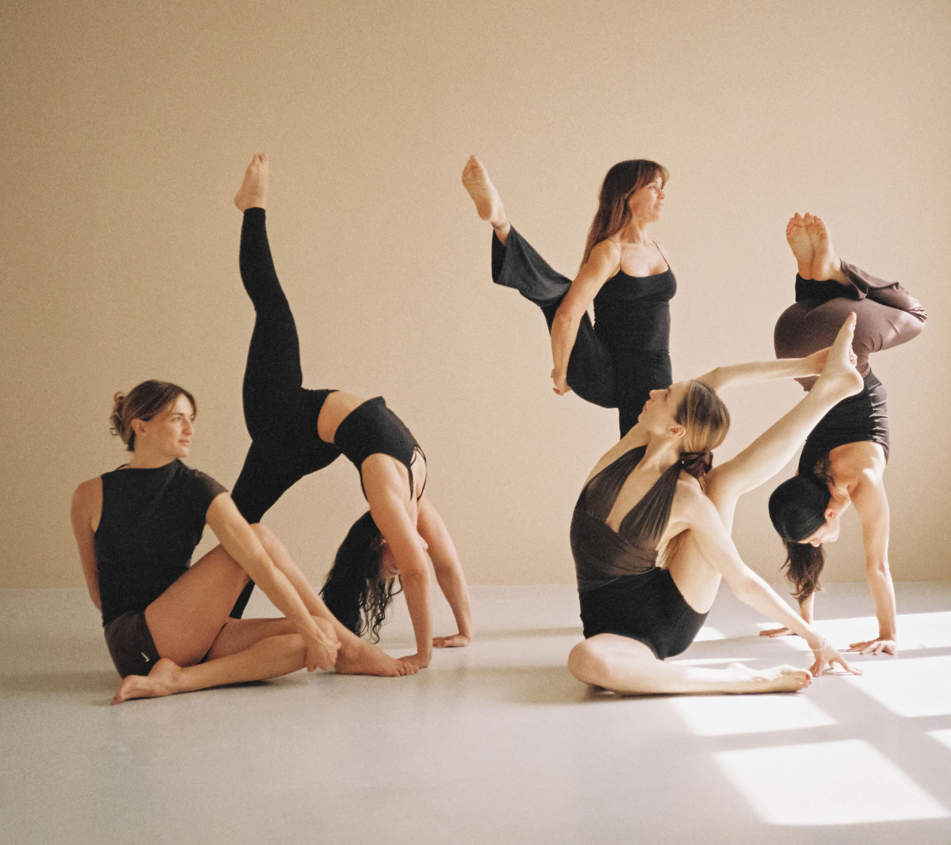 Formación Avanzada de Profesor de Yoga de 150 h: Expande y Brilla
