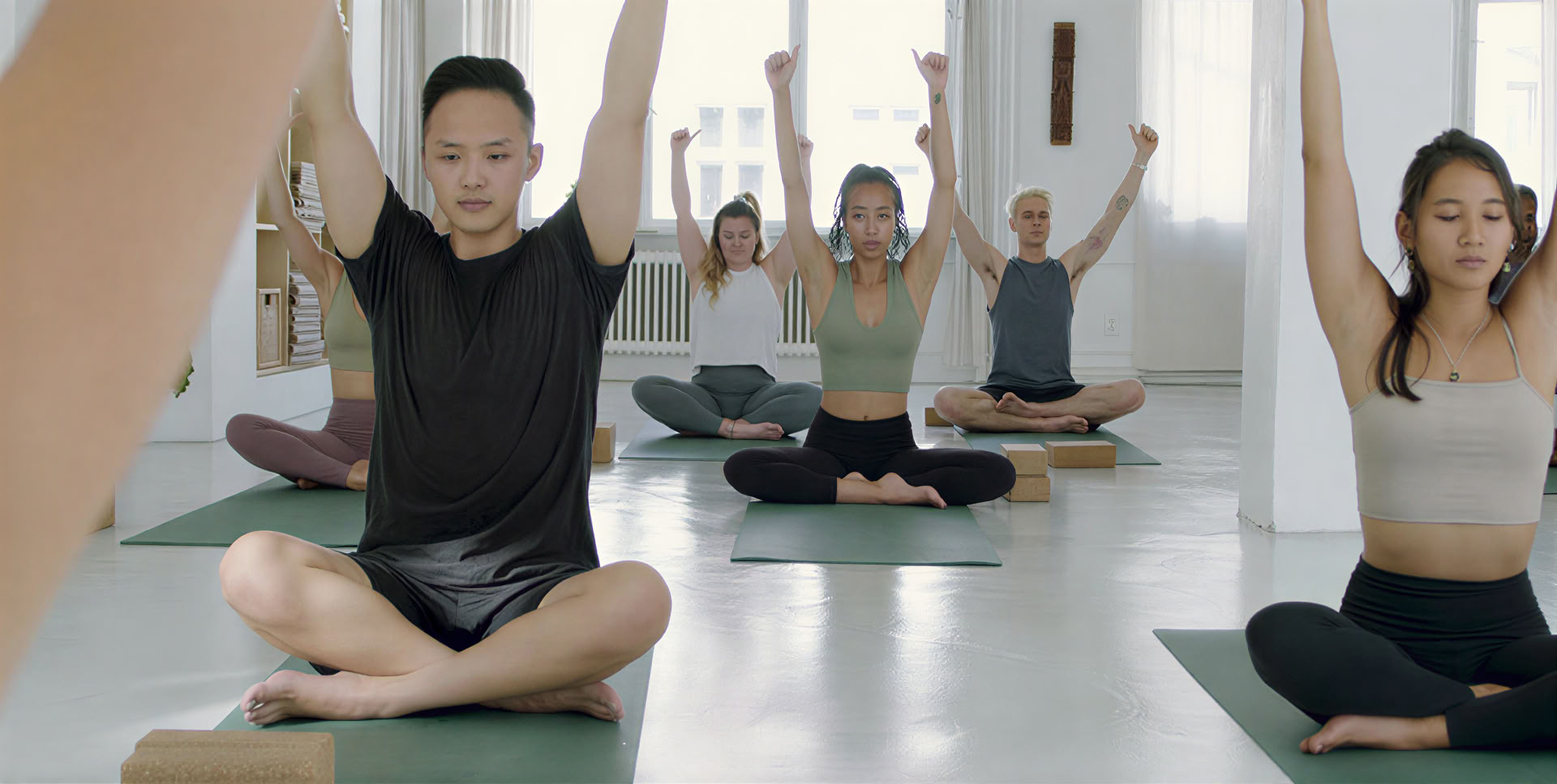 Formación Avanzada de Profesor de Yoga de 150 h: Expande y Brilla