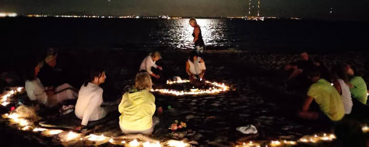 Ceremonia de yoga de luna llena
