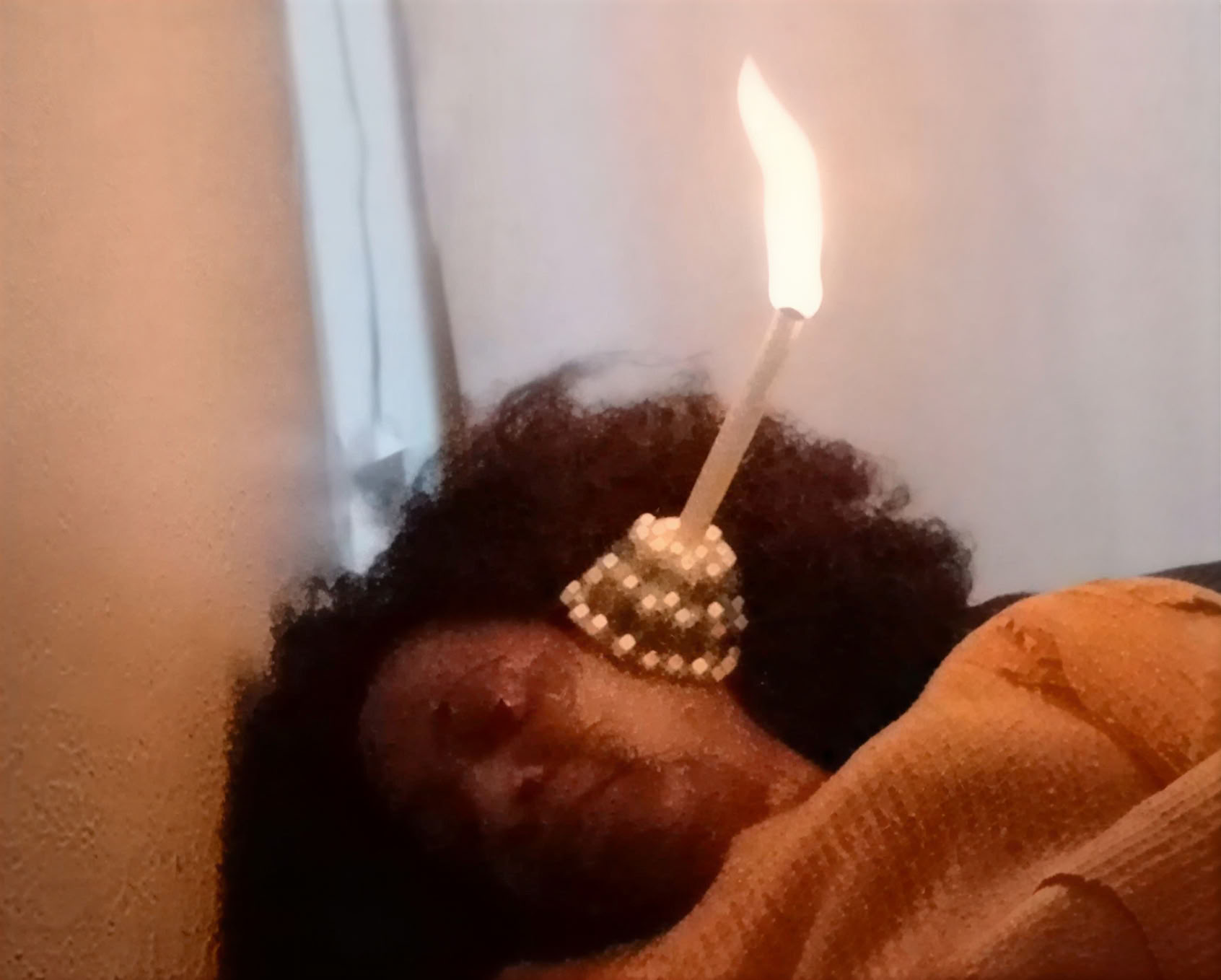 Limpieza de oídos y ombligo con velas