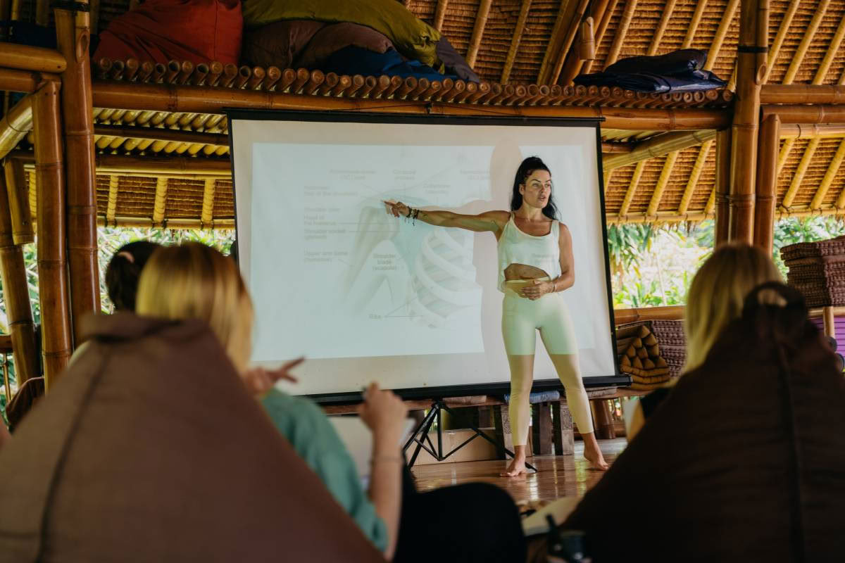 Formación de Profesores de Yoga de 200 Horas