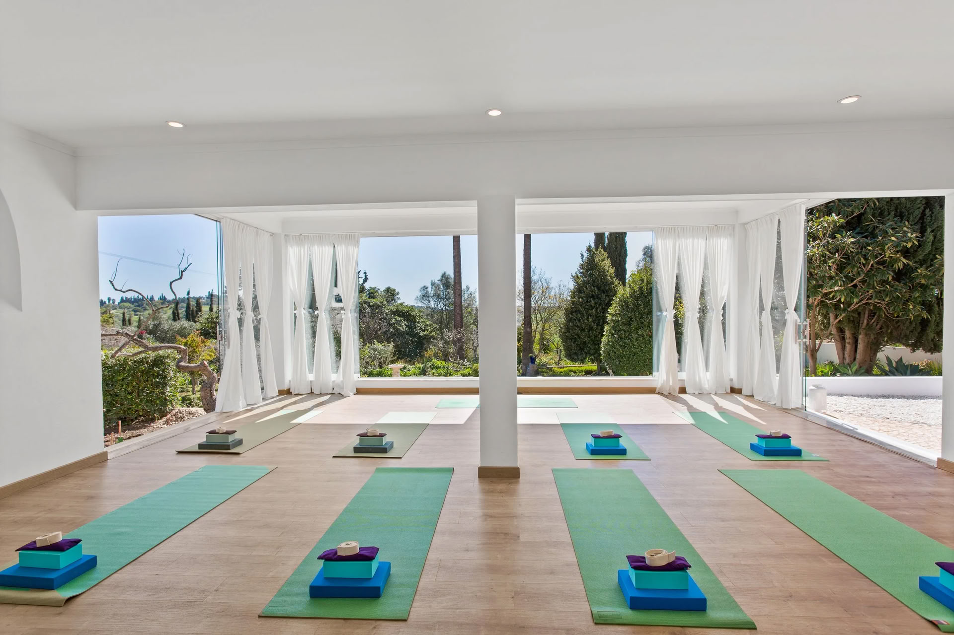 Retiro de yoga y surf solo para mujeres