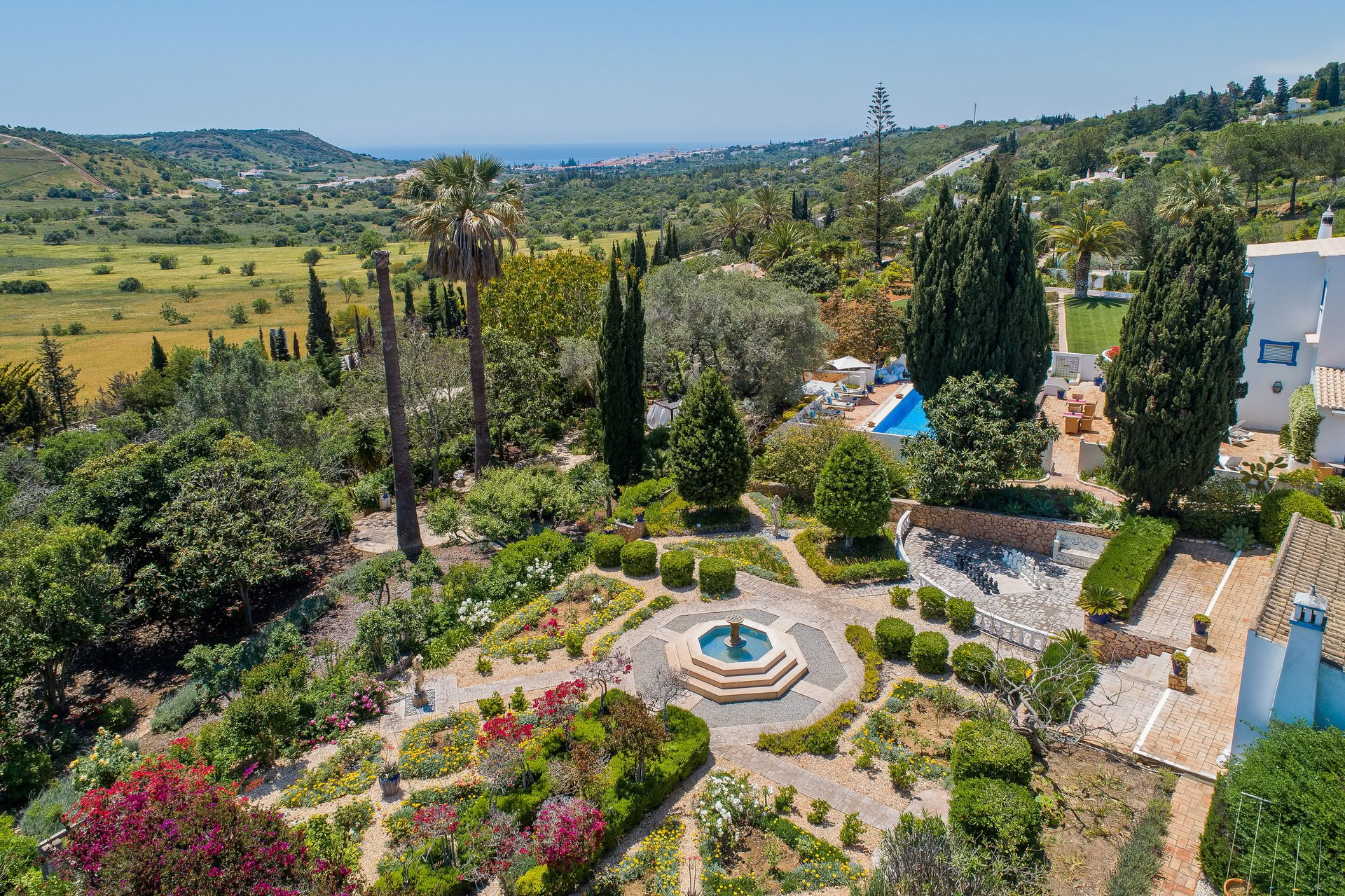 El Retiro Empoderado: Aventura y Bienestar en Portugal