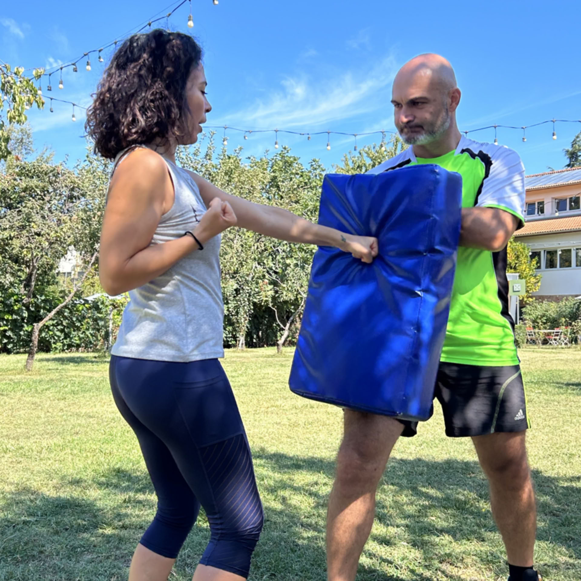 Encuentra tu fuerza: yoga y defensa personal junto al lago Ohrid