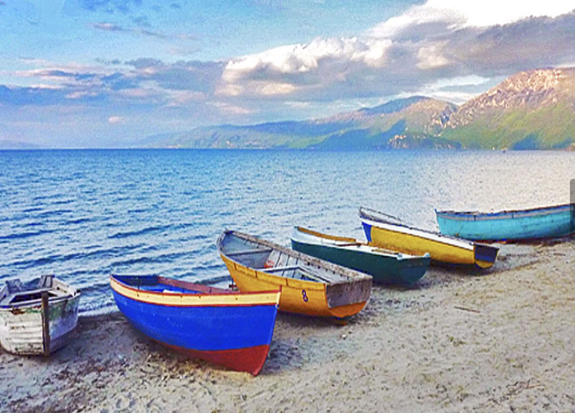 Encuentra tu fuerza: yoga y defensa personal junto al lago Ohrid