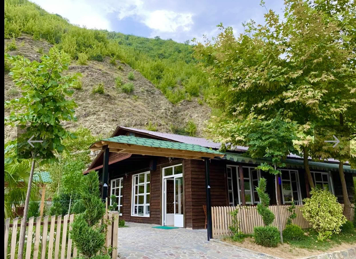 Energía de la cascada: recárgate y reconecta en exuberantes paisajes de montaña