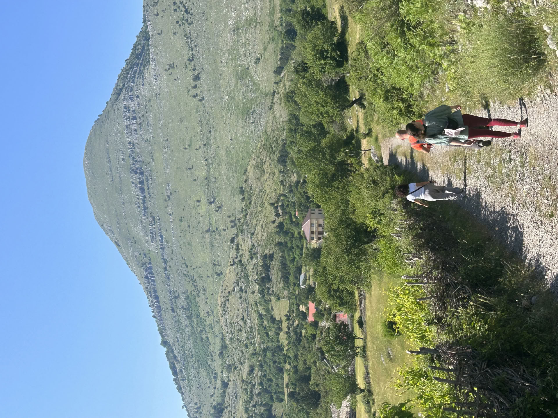 Retiro de bienestar Razma Mountain para la armonía cuerpo-mente
