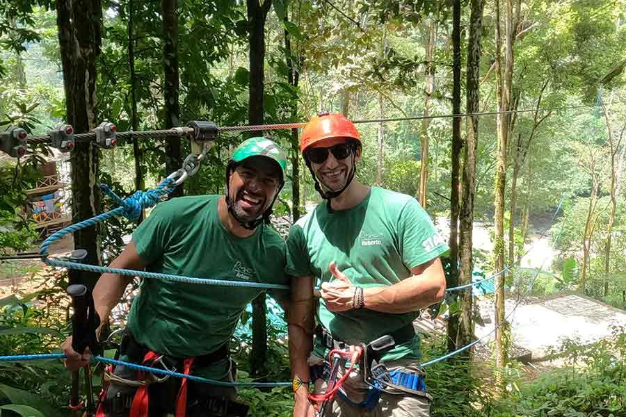 Tirolesa en el río Pacuare