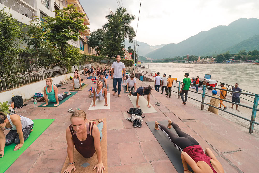 Formación de profesores de yoga de 100 horas en Rishikesh