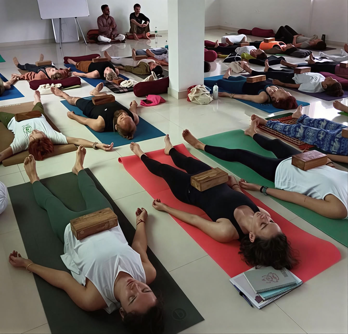 Formación de profesores de yoga de 100 horas