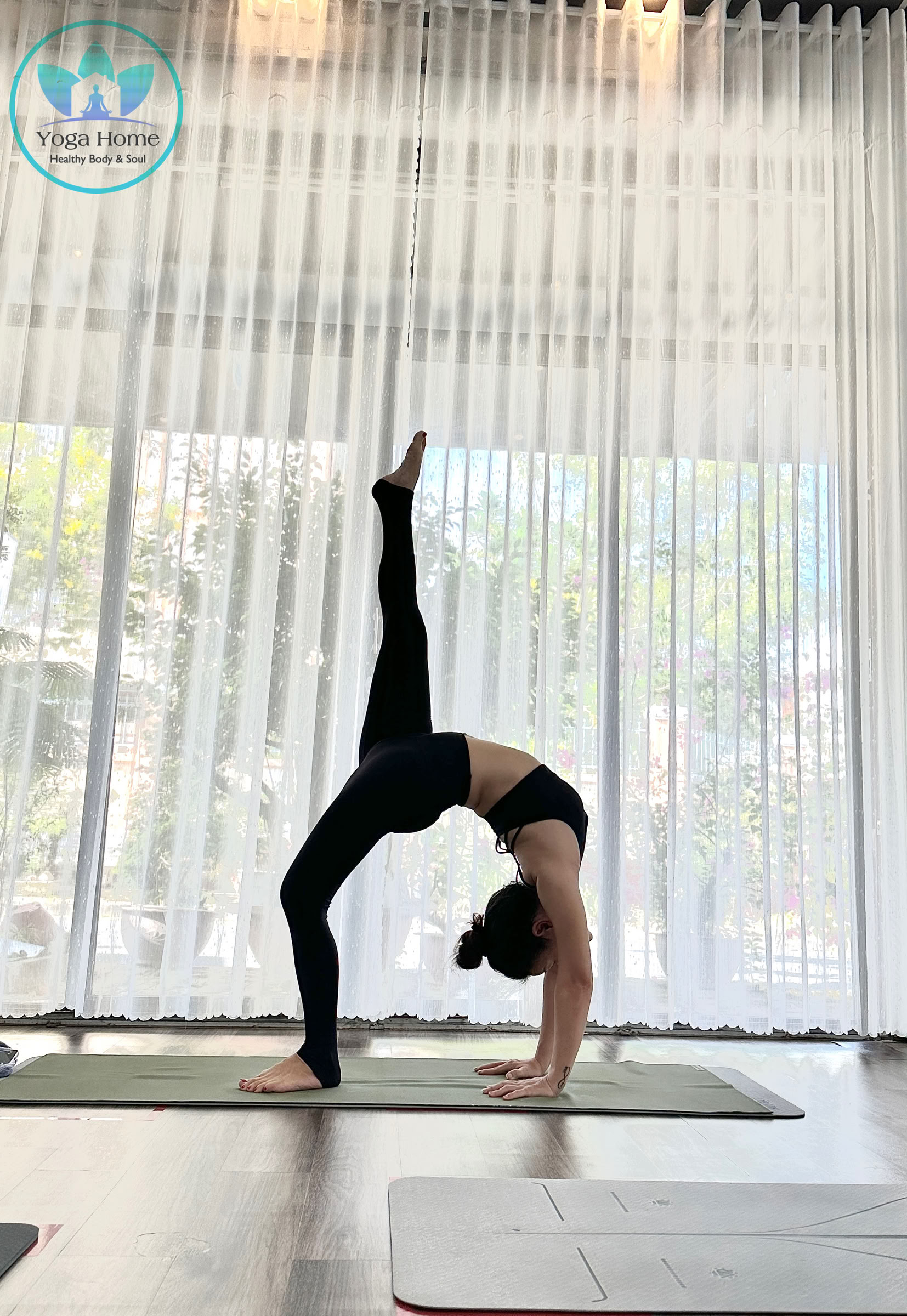Formación de Profesores de Yoga de 200 Horas en Yoga Home School