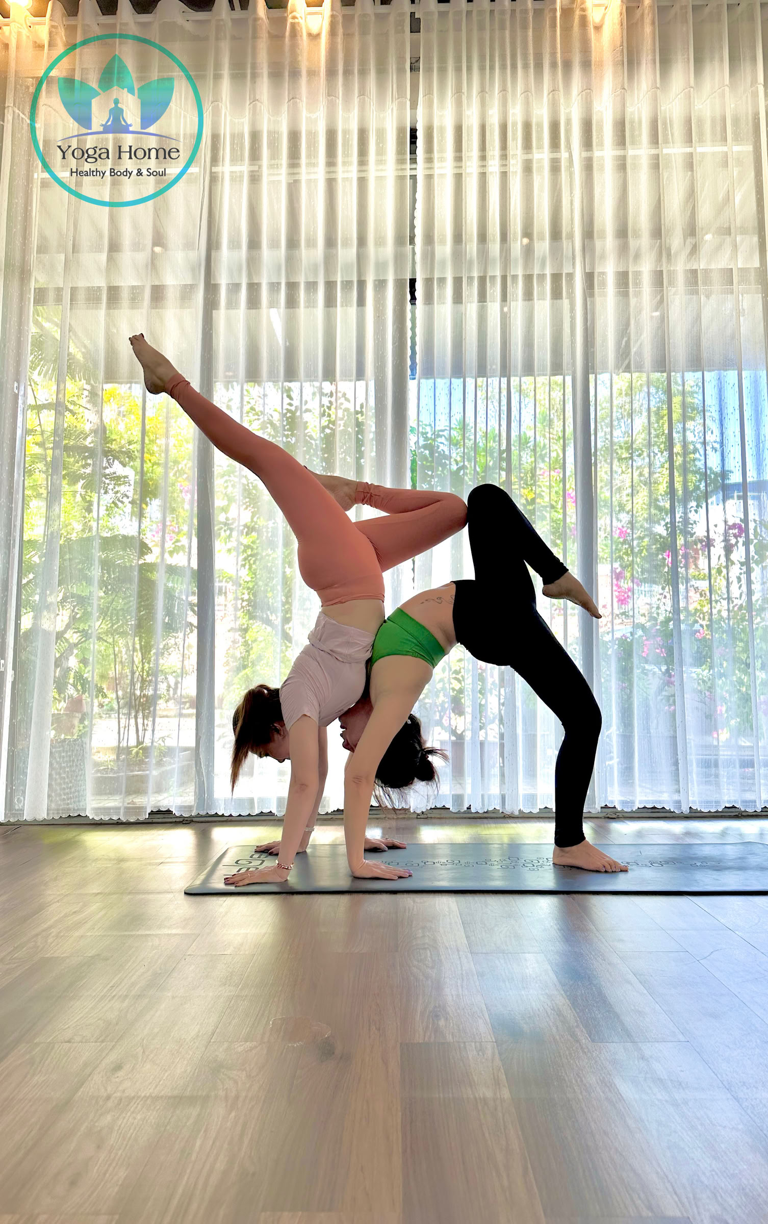 Formación de Profesores de Yoga de 200 Horas en Yoga Home School