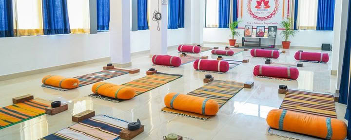 Formación de profesores de yoga de 200 horas en Rishikesh, India
