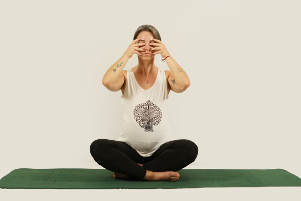 Certificación de YTTC de 200 horas + Yoga Prenatal