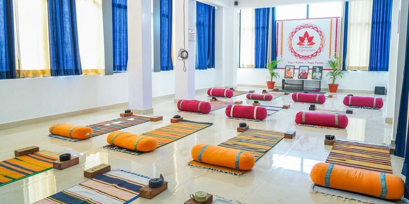 Certificación de YTTC de 200 horas + Yoga Prenatal