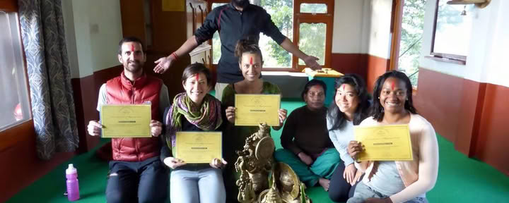 Trekking de yoga a Gosaikunda en Nepal – 8 días