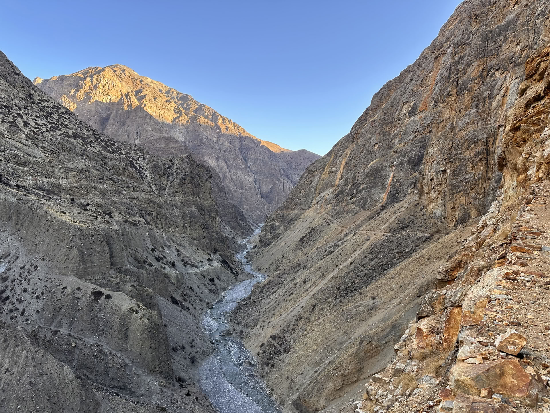 Trekking de yoga por el circuito de Annapurna con el lago Tilicho