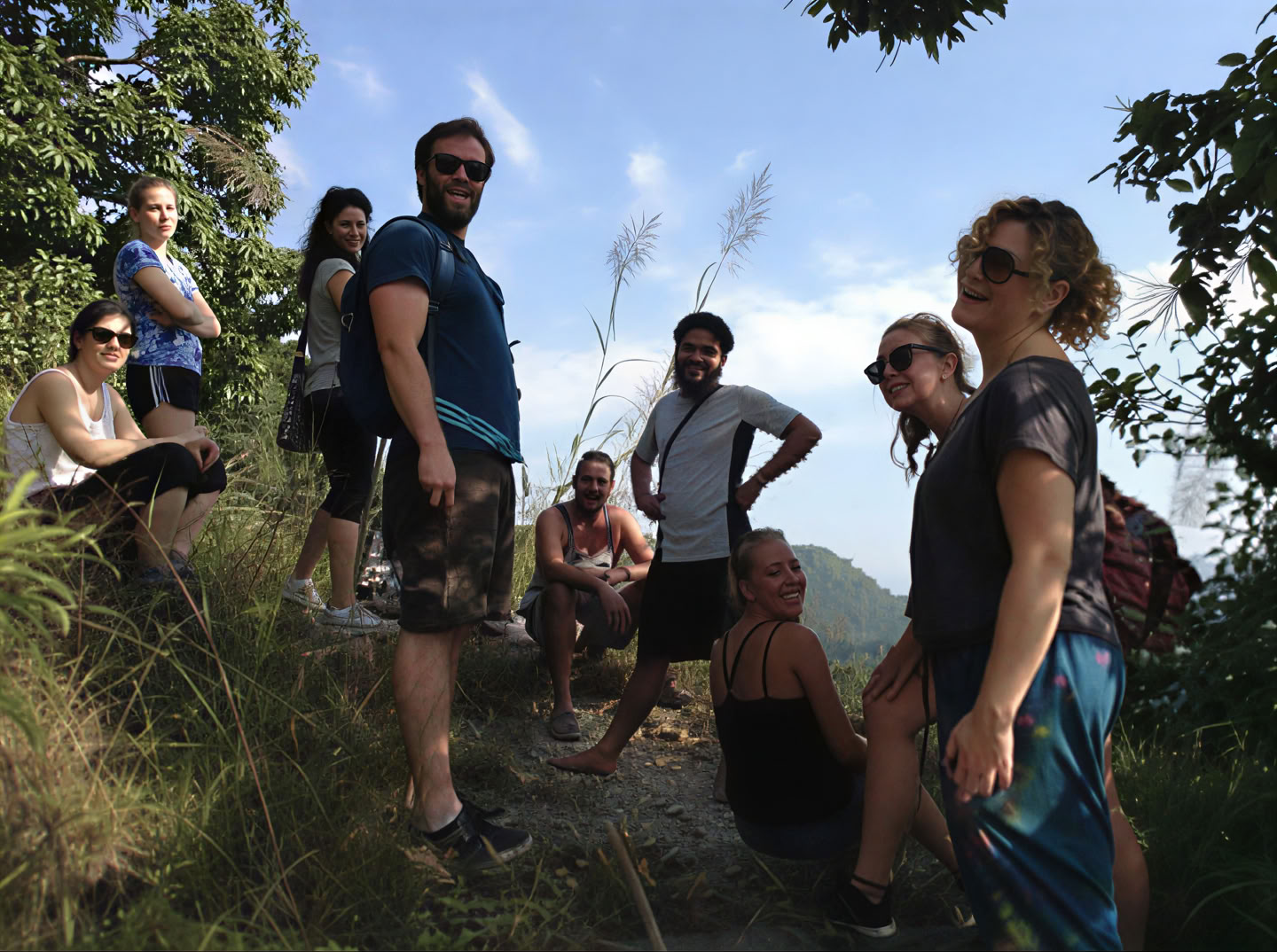 Clase de hatha yoga en Nepal