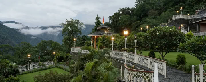 Formación de profesores de yoga de 500 horas en Rishikesh