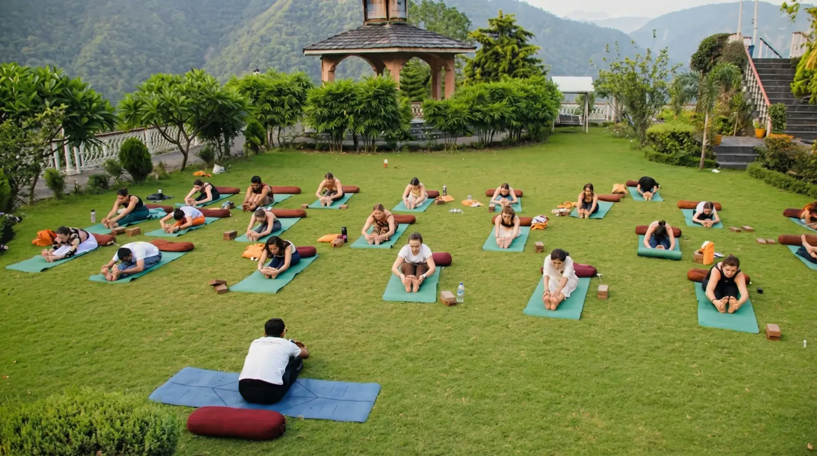 Formación de profesores de yoga RYT de 200 horas en Rishikesh, India