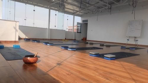 Formaciones de Profesor de Yoga de 200 Horas - Pista 1