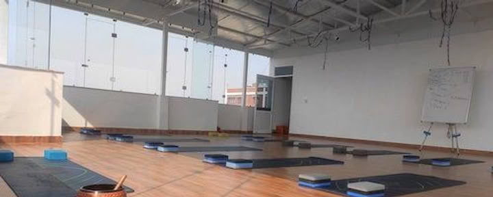 Formaciones de Profesor de Yoga de 200 Horas - Pista 1