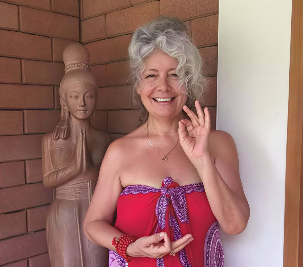 Celebrando a la nueva mujer: Más allá de la diosa