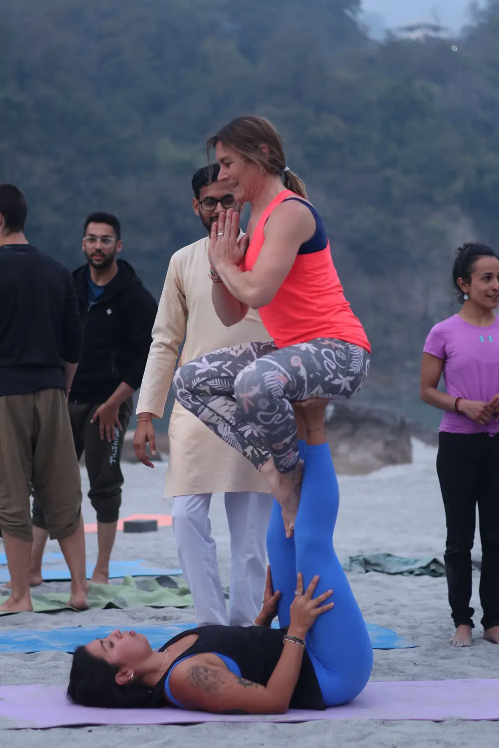 Formación de profesores de yoga de 100 horas en Rishikesh, India