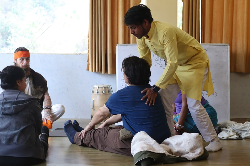 Formación de profesores de yoga de 100 horas en Rishikesh, India