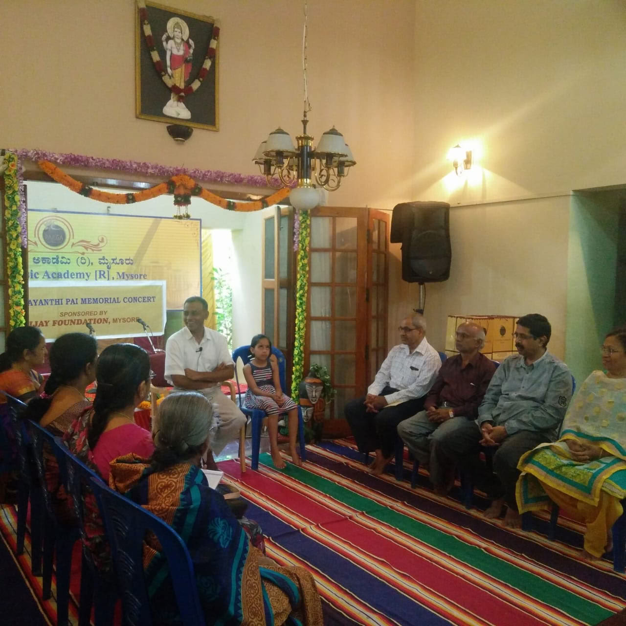 Charla del Dr. NVK sobre «Vida saludable a través del Ayurveda y el yoga»