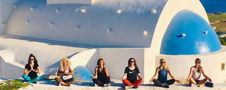 Vacaciones de yoga en Santorini