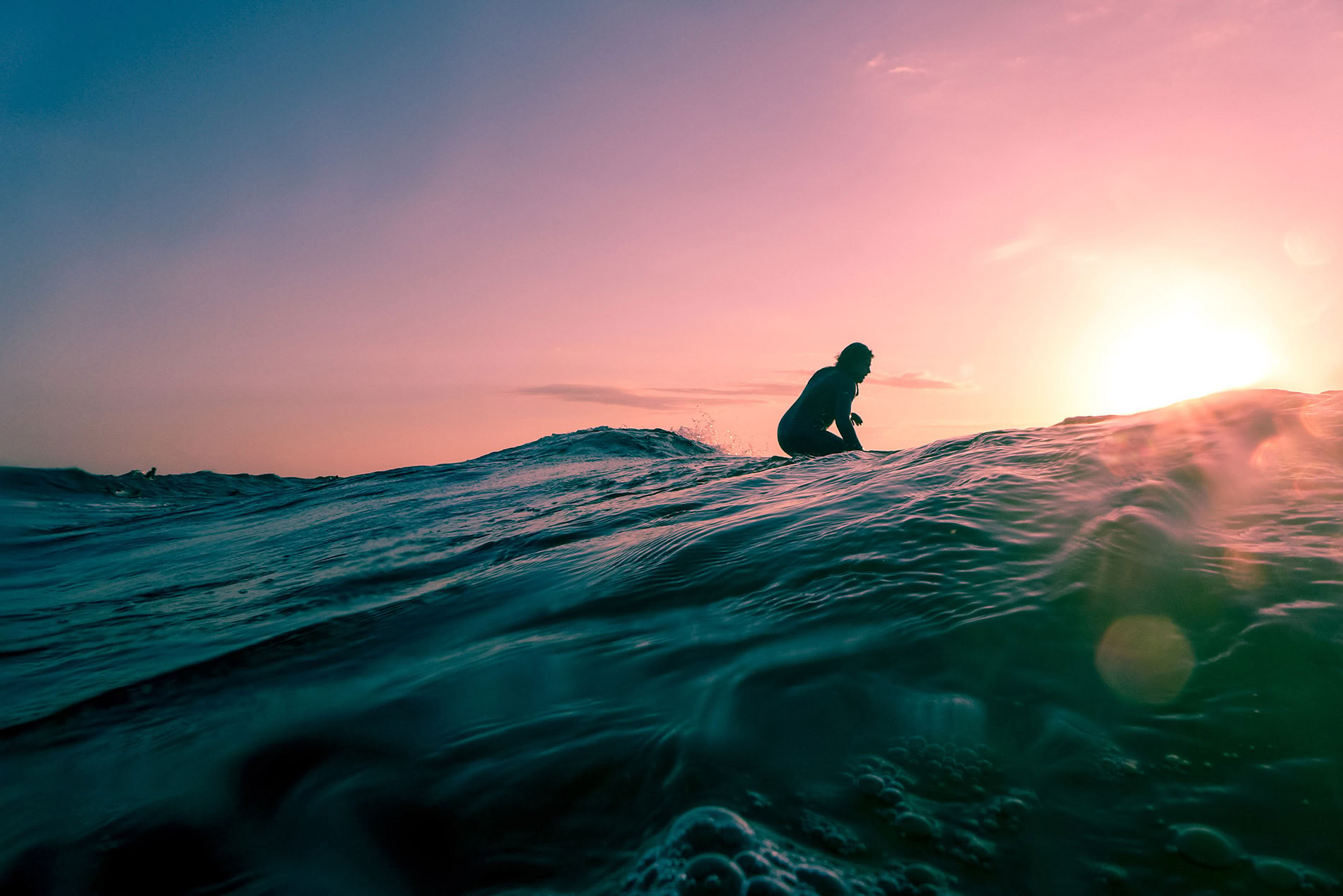 Muévete como el agua: retiro de yoga, pilates y surf