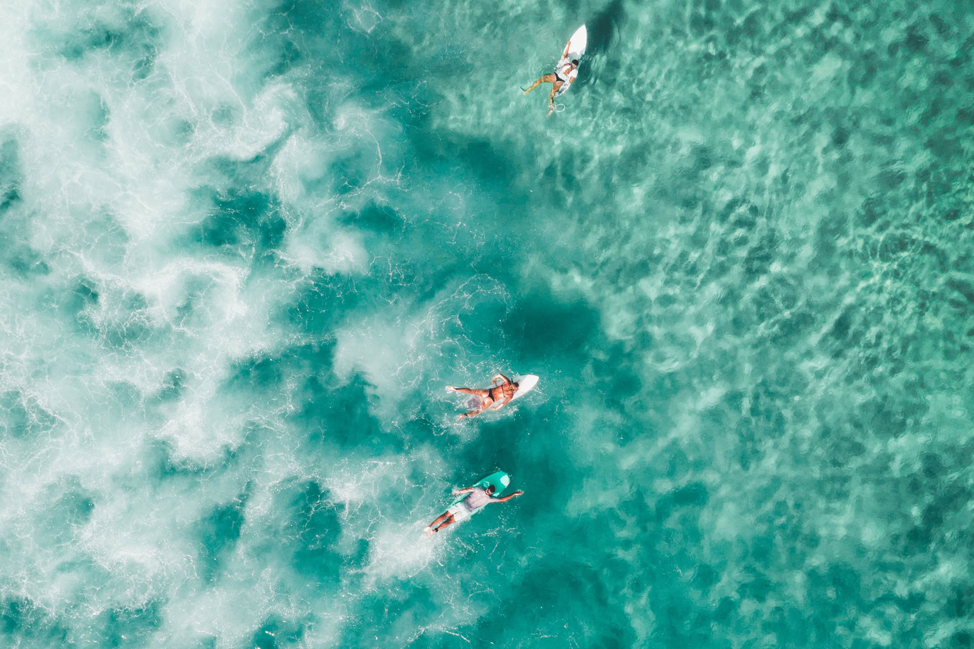 Muévete como el agua: retiro de yoga, pilates y surf