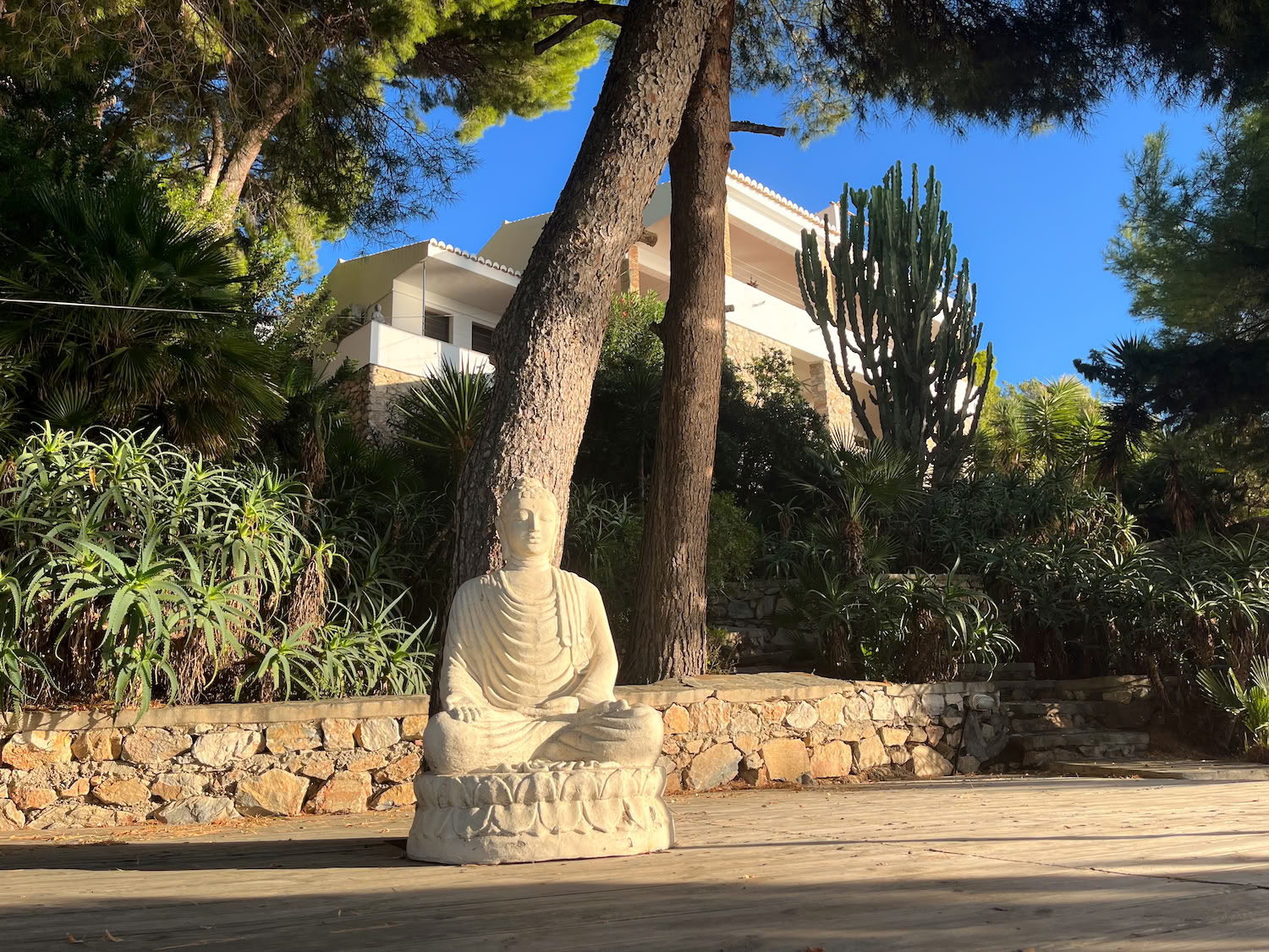 NOR: retiro de yoga en España