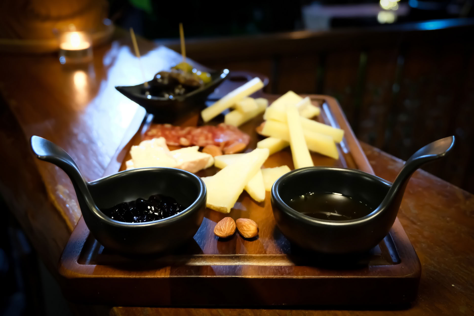 Un brindis por el bienestar – yoga y vino