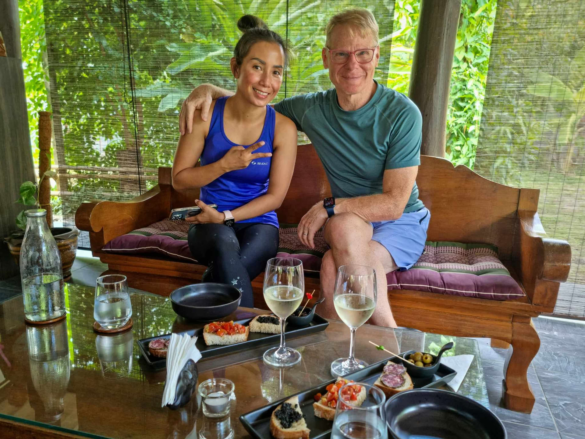 Un brindis por el bienestar – yoga y vino