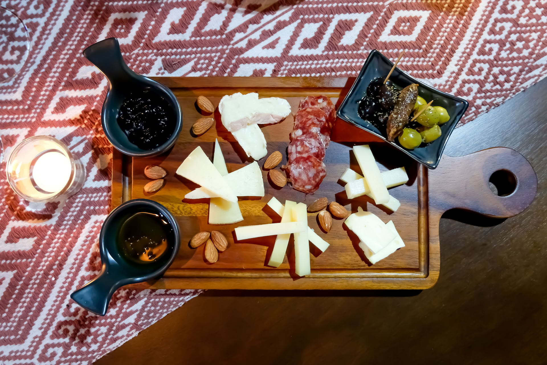 Un brindis por el bienestar – yoga y vino