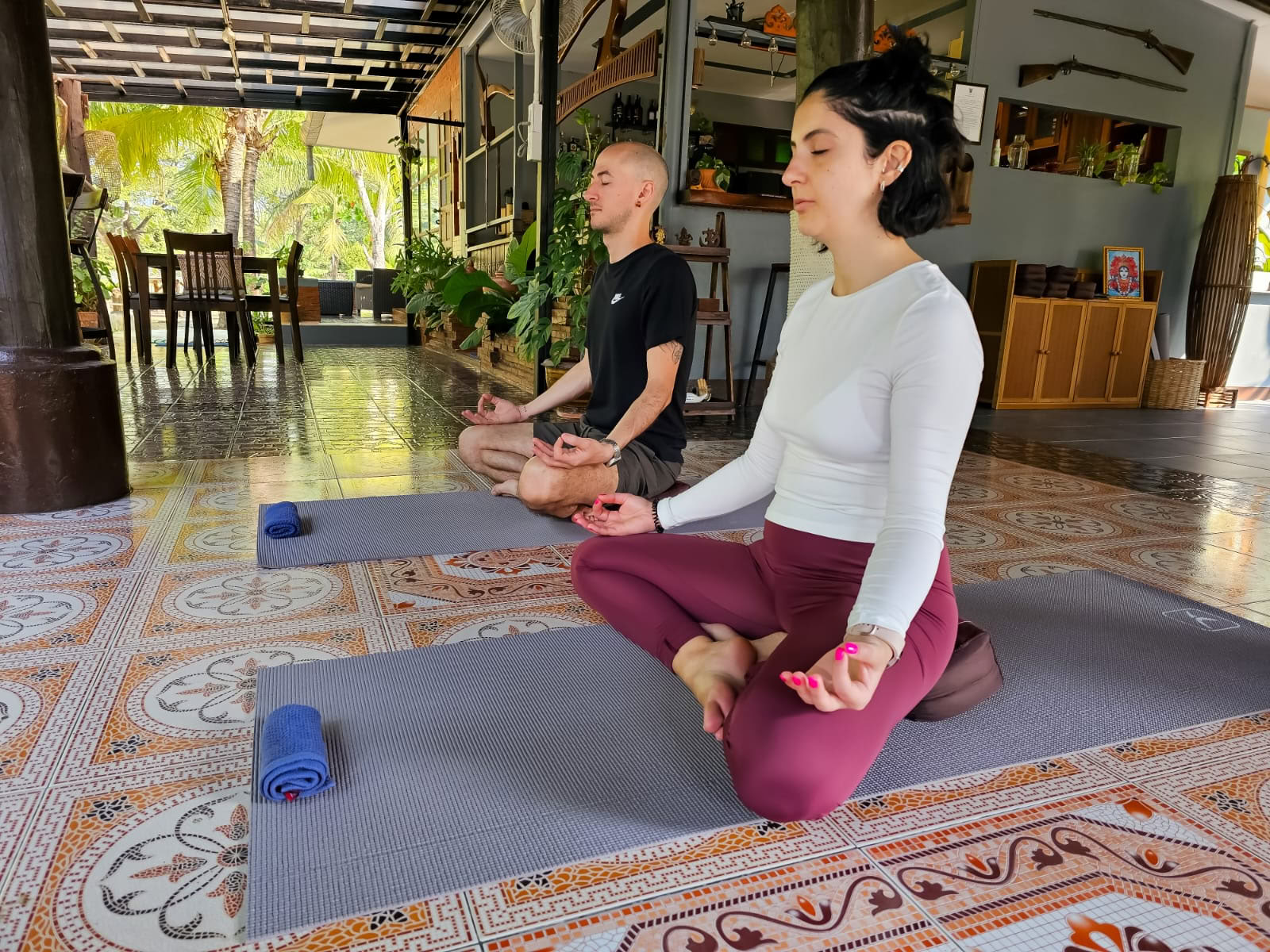 Escapada exclusiva de yoga y vino de una noche
