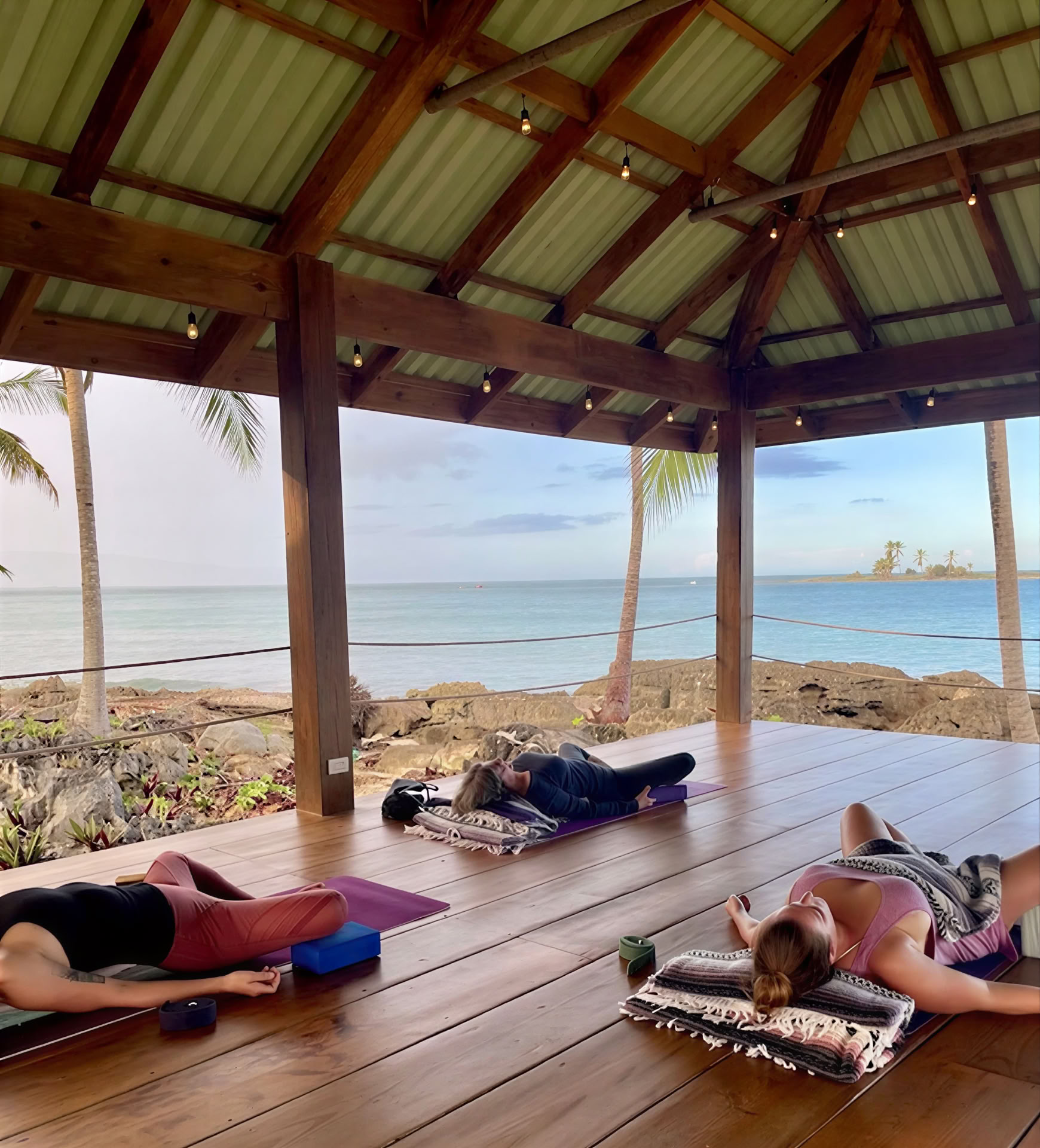 Retiro de yoga invernal dichoso en la República Dominicana