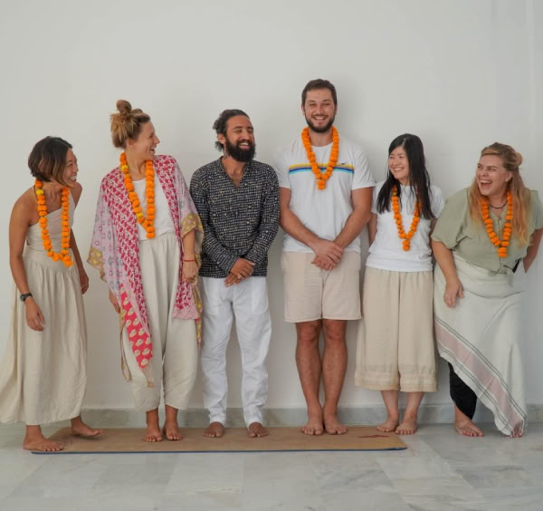 Formación de profesores de yoga de 100 horas en Rishikesh