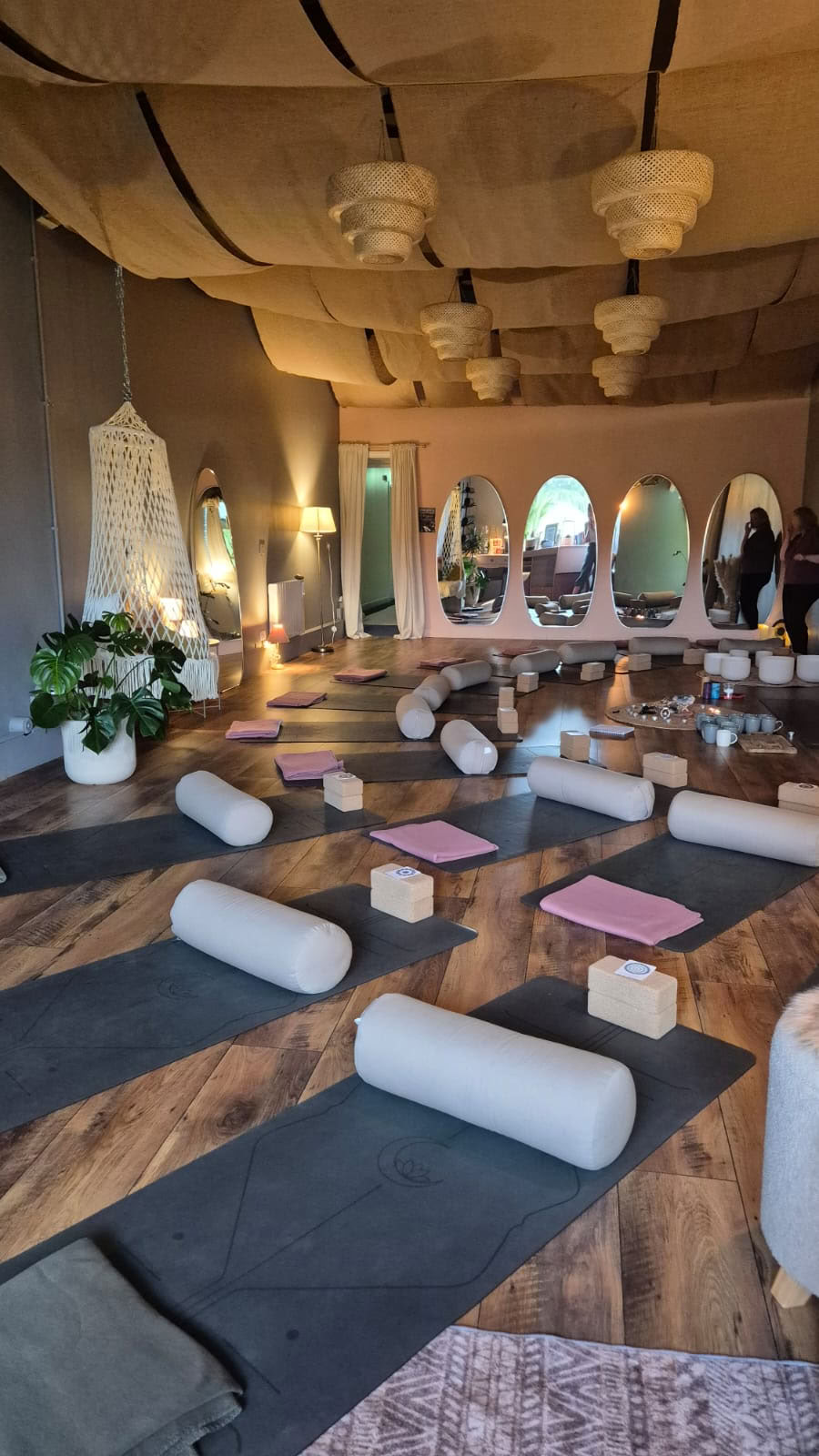 Muévete Bien: Yoga y Movilidad 60+