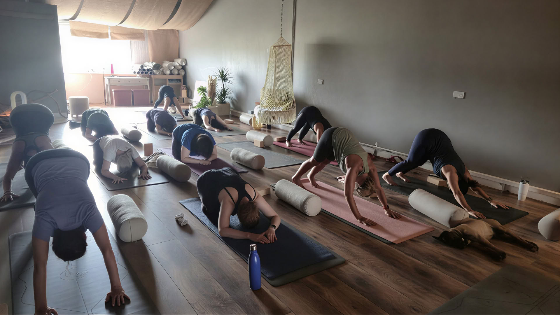 Muévete Bien: Yoga y Movilidad 60+