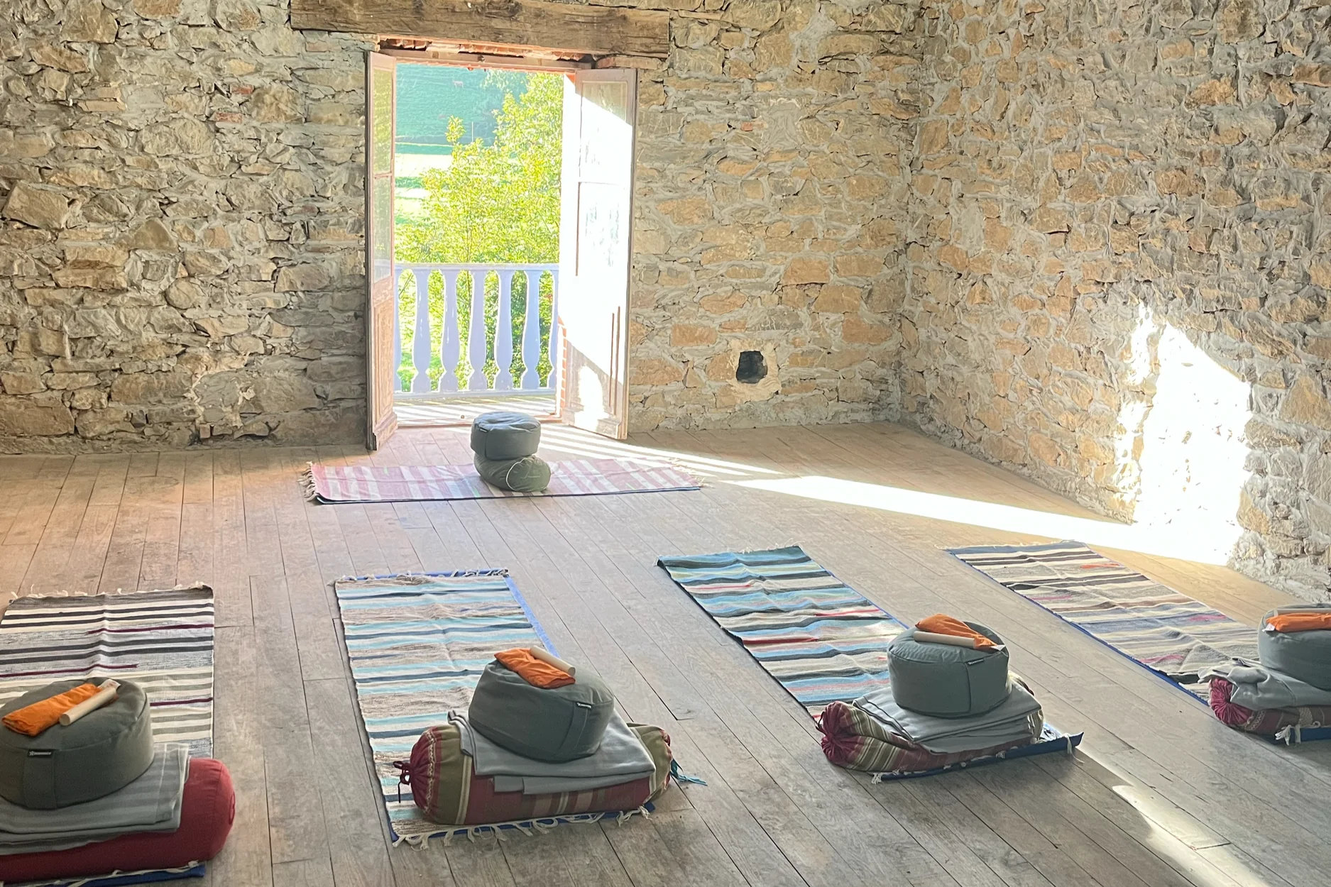Talleres de yoga, mindfulness y conexión con la naturaleza