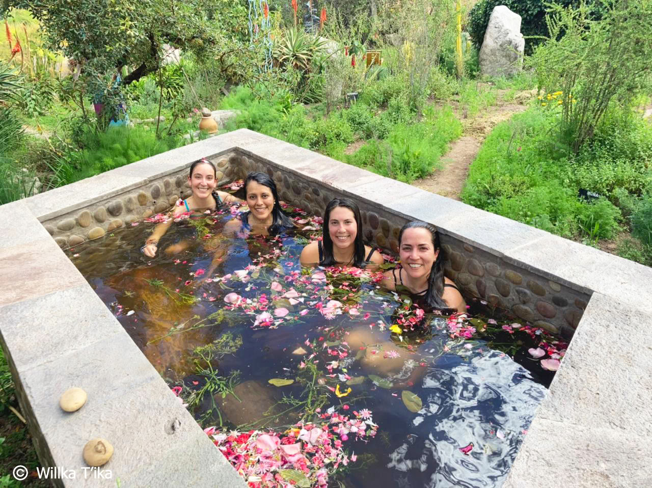 Retiro de yoga en Perú, senderismo en Machu Picchu y Montañas Arcoíris
