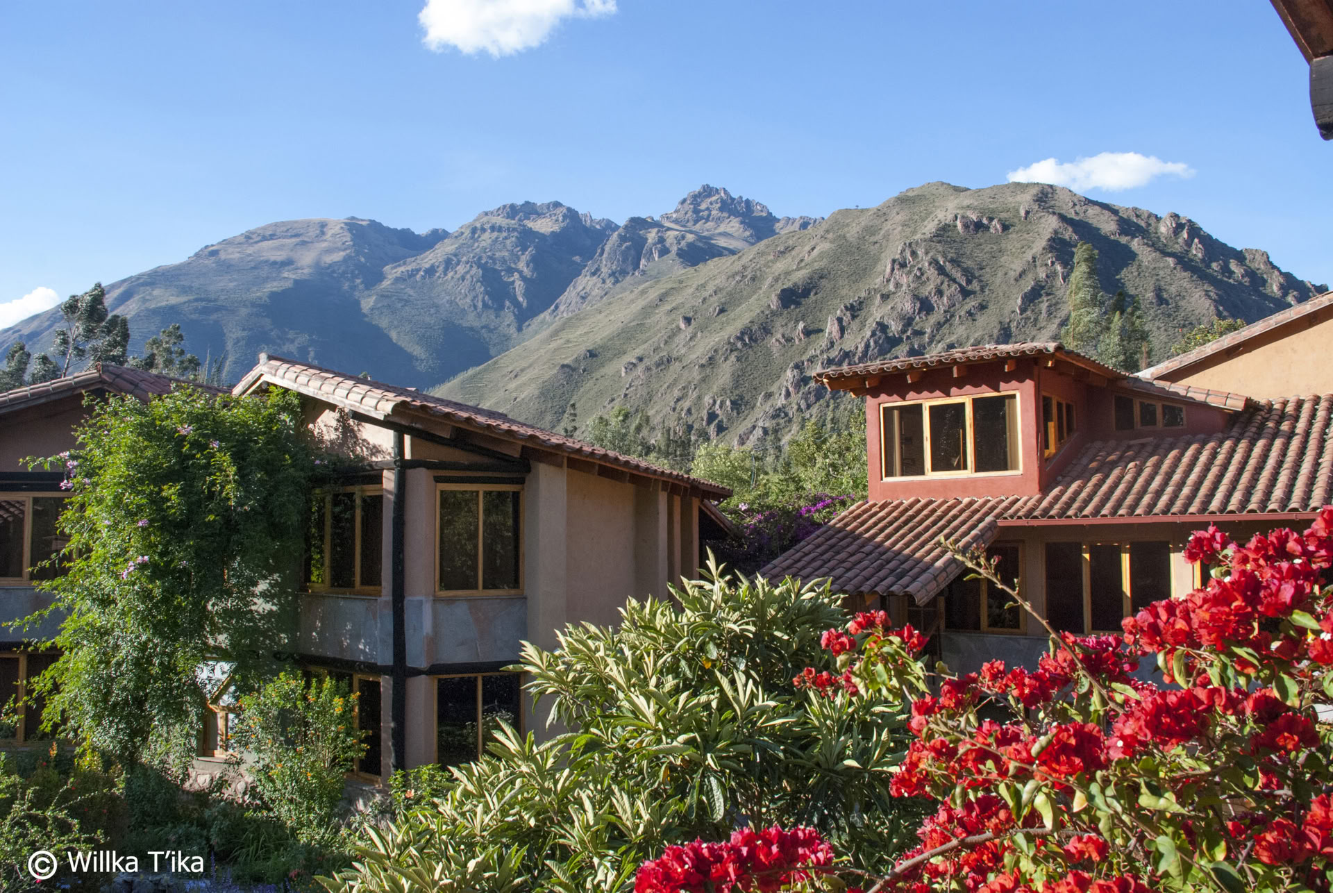 Retiro de yoga en Perú, senderismo en Machu Picchu y Montañas Arcoíris