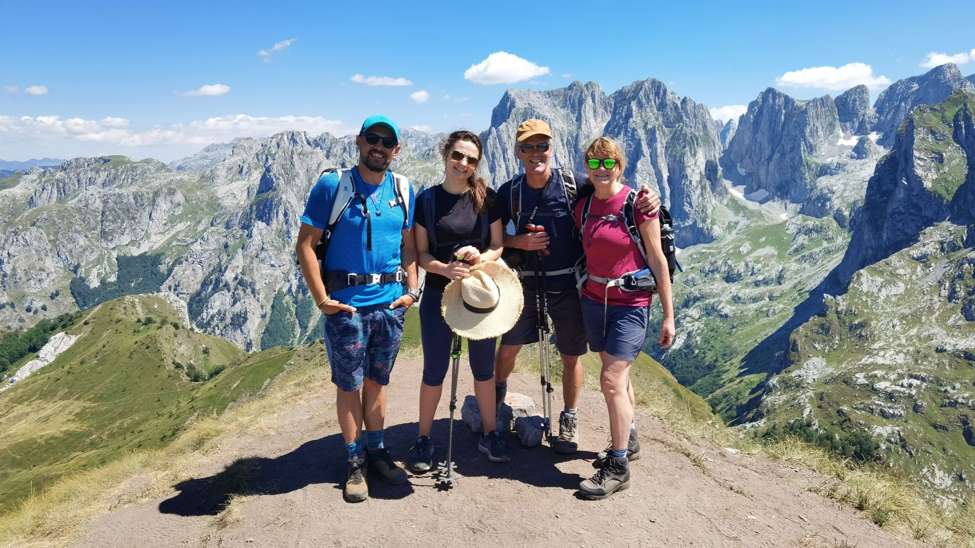 Vacaciones de senderismo de montaña de 7 días en Montenegro