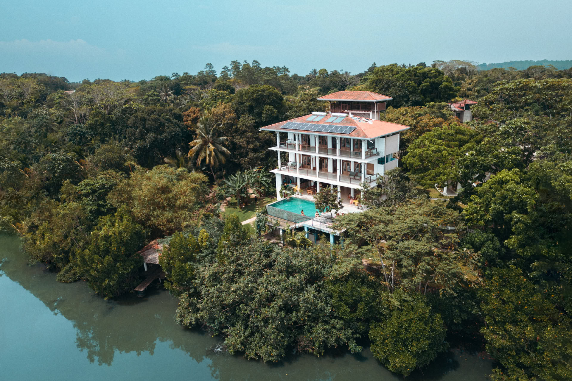 Aventura de surf y yoga en Sri Lanka