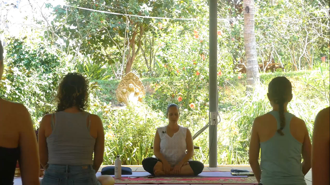 200 horas TTC: entrenamiento de cuerpo, mente y energía