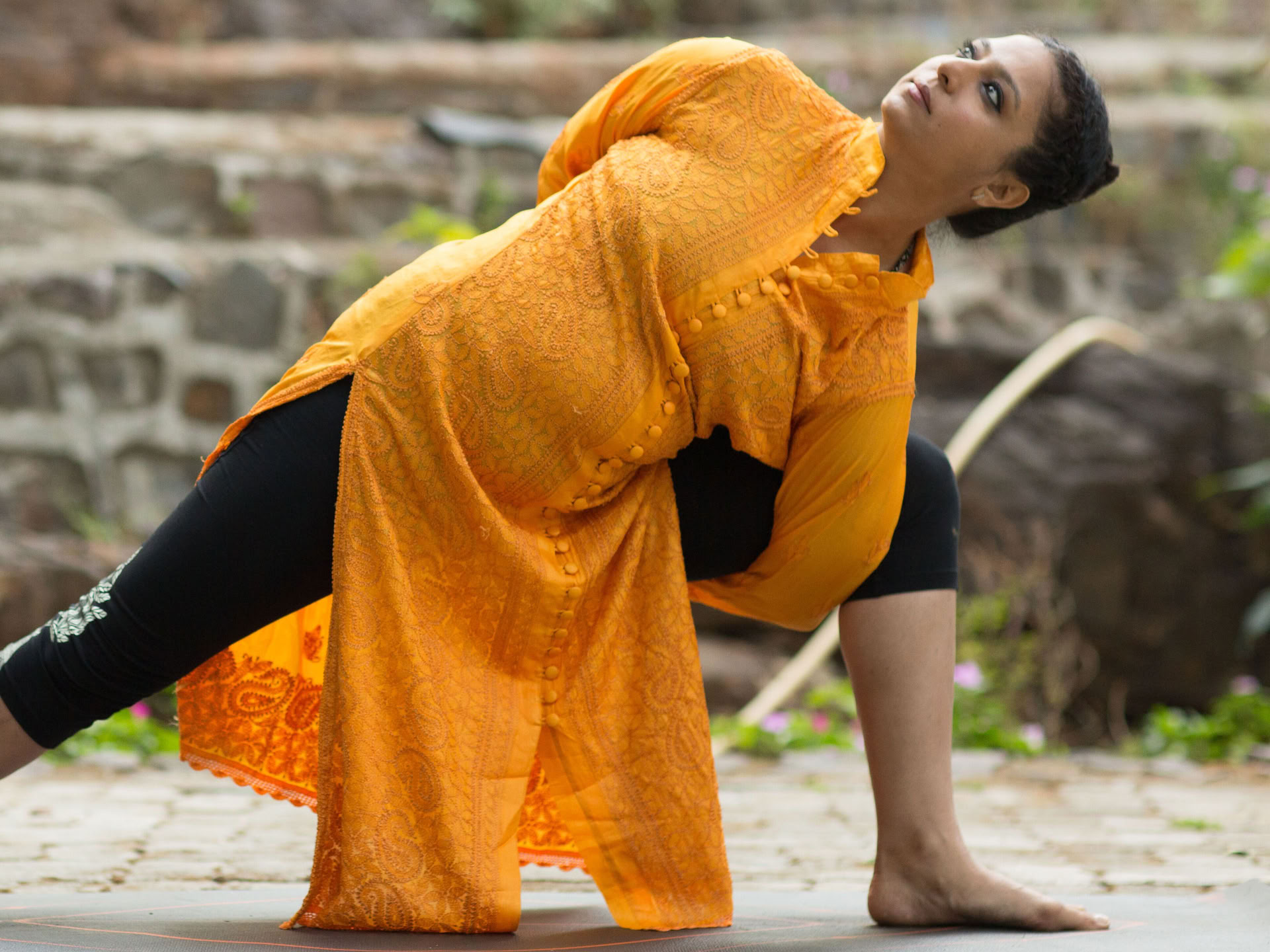 Samanta Duggal - Hatha Yoga Tradicional y Liberación del Estrés